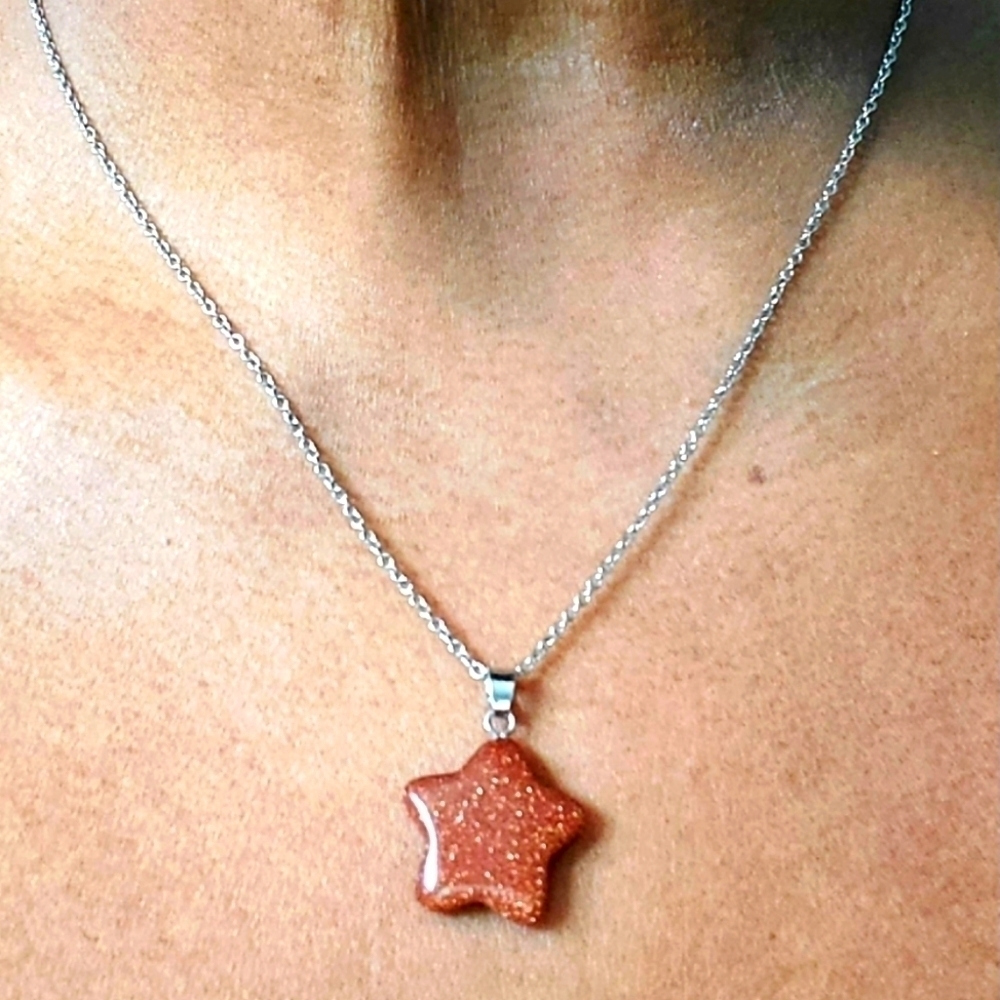 Gold Sandstone Pendant Necklace 12ctw